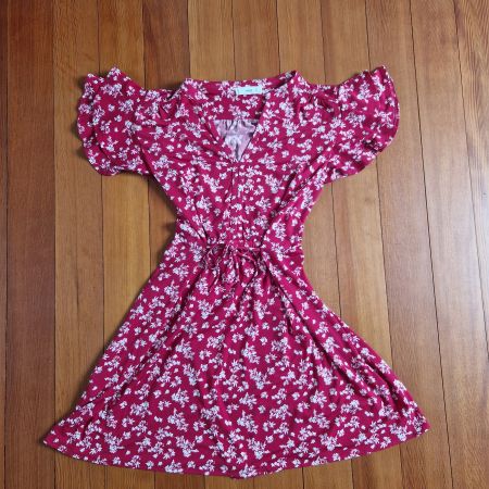 Rotes Kleid mit Blumen von Mango Gr. M