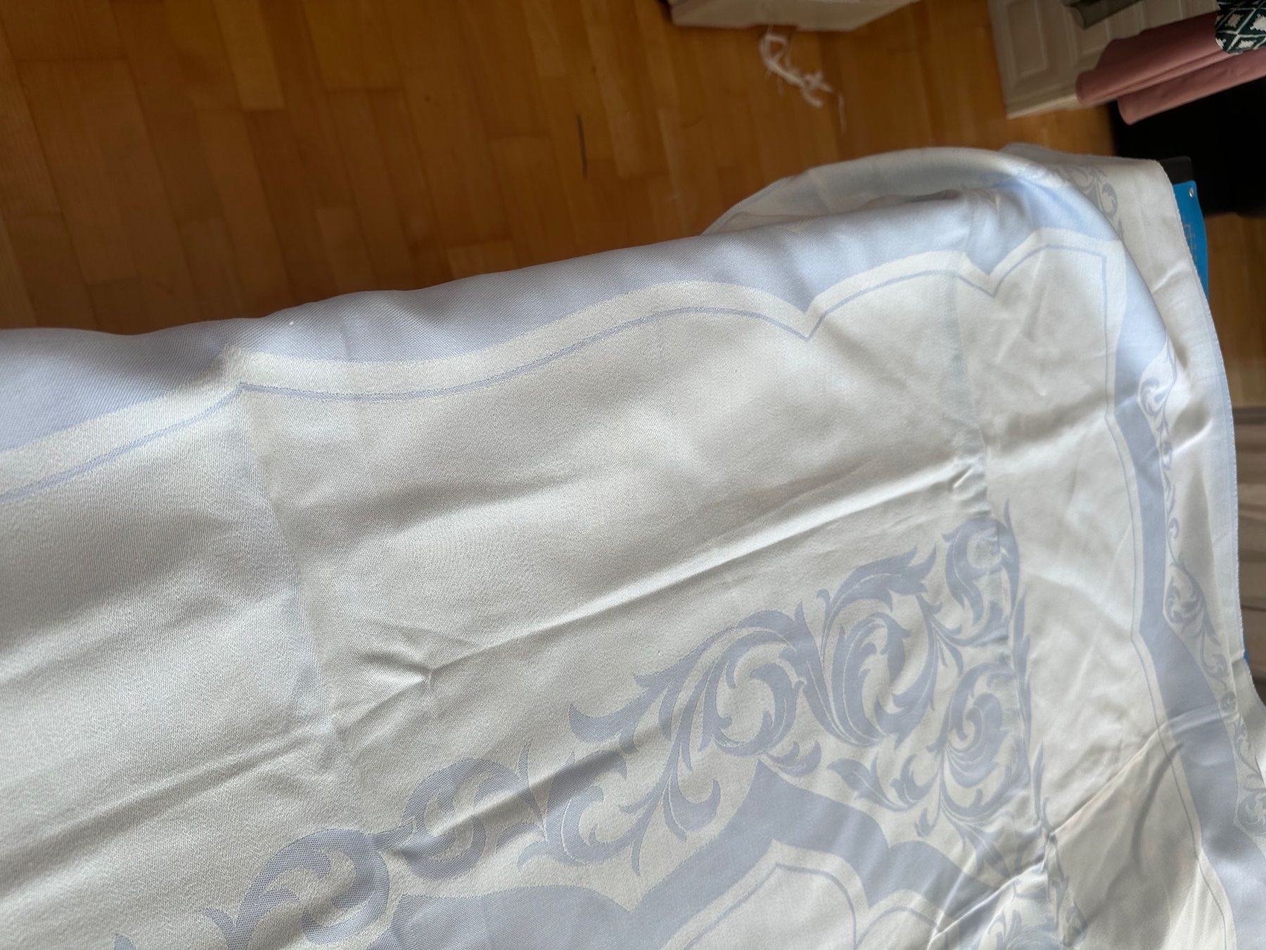 Sonstige Tischwäsche: TISCHDECKE – Gebraucht aus Bottighofen von M.O.L 1