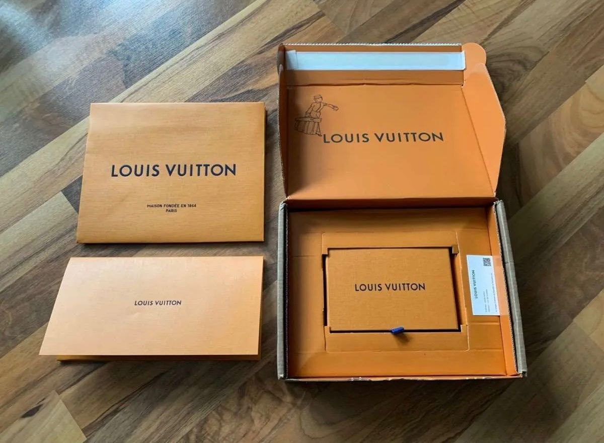 Louis Vuitton Altro in  Abbigliamento & Accessori: Louis Vuitton x Murakami Kartenetui – Nuovo (secondo la descrizione) da Triesen venduto da atos87 3