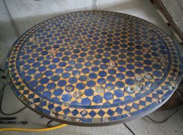 Véritable table mosaïque du Maroc