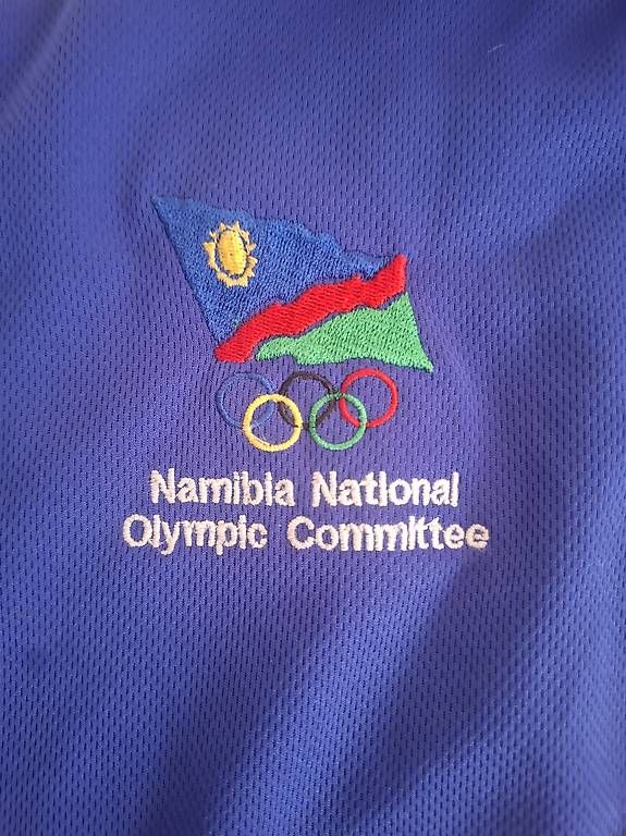 Canottiere & Pantaloni: Pull team olympique NAMIBE – Usato da Monthey venduto da australie 3