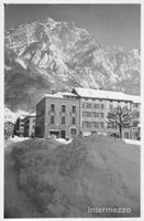 Glarus GL // Februar 1951 Schnee Apotheke Drogerie