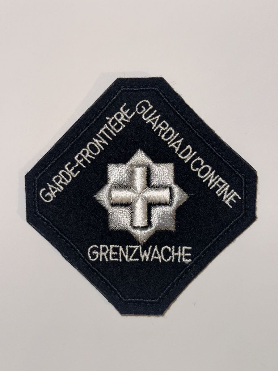 Schweizer Armee Plaketten & Abzeichen: Grenzwache Schweiz Zoll – Neu und originalverpackt aus Castione von DWNL