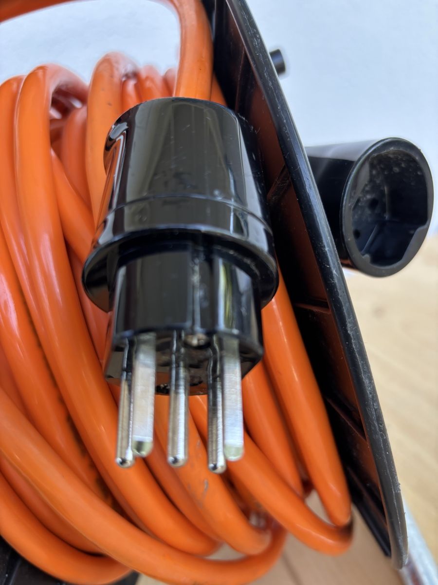 Cavi: Kabelrolle mit PurPur Kabel 5x2.5mm2 – Usato da Büron venduto da Singer19 1