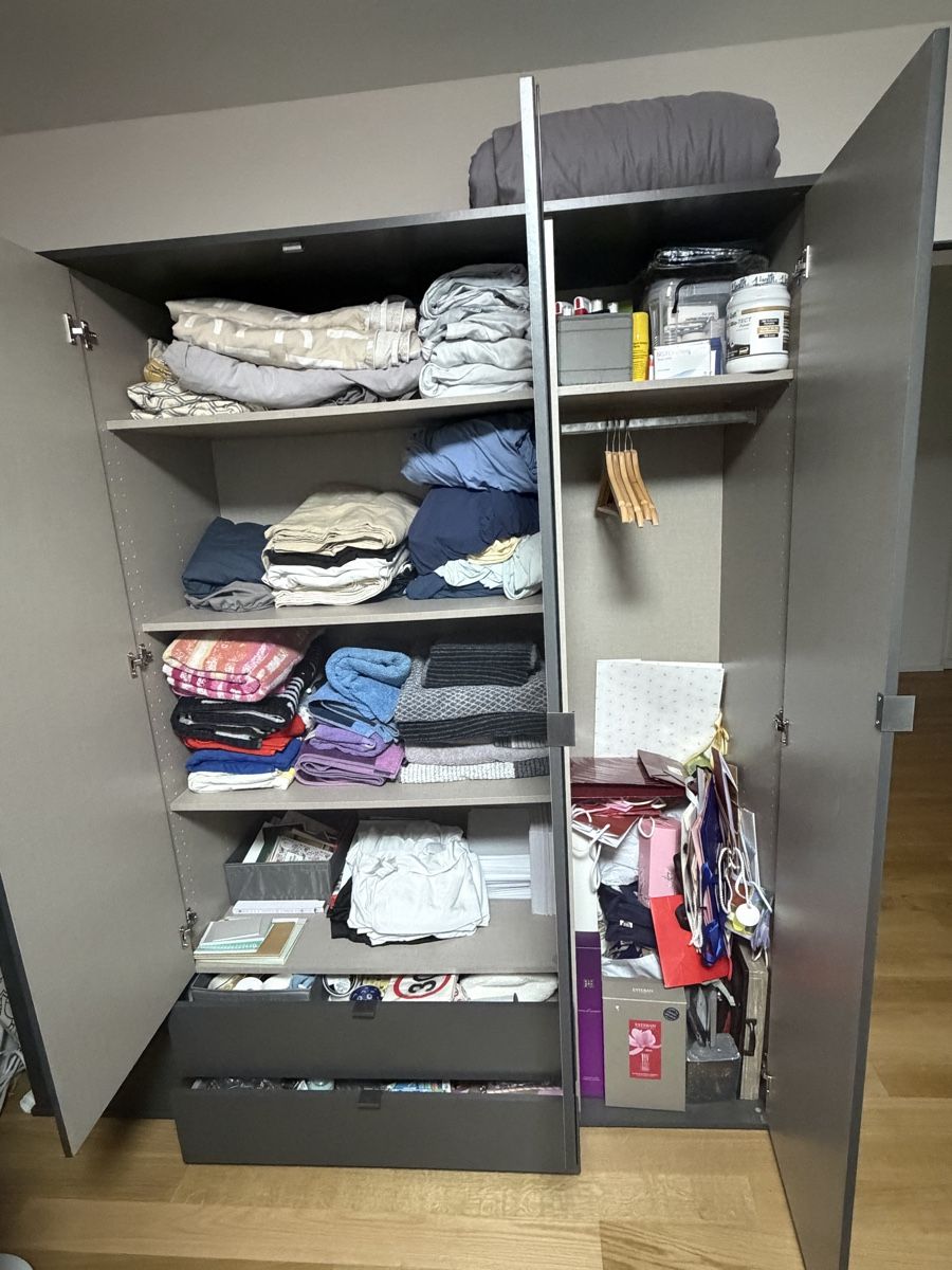 Armadi: Schwarzer Schrank – Nuovo (secondo la descrizione) da Bassersdorf venduto da sof_xgc5 2