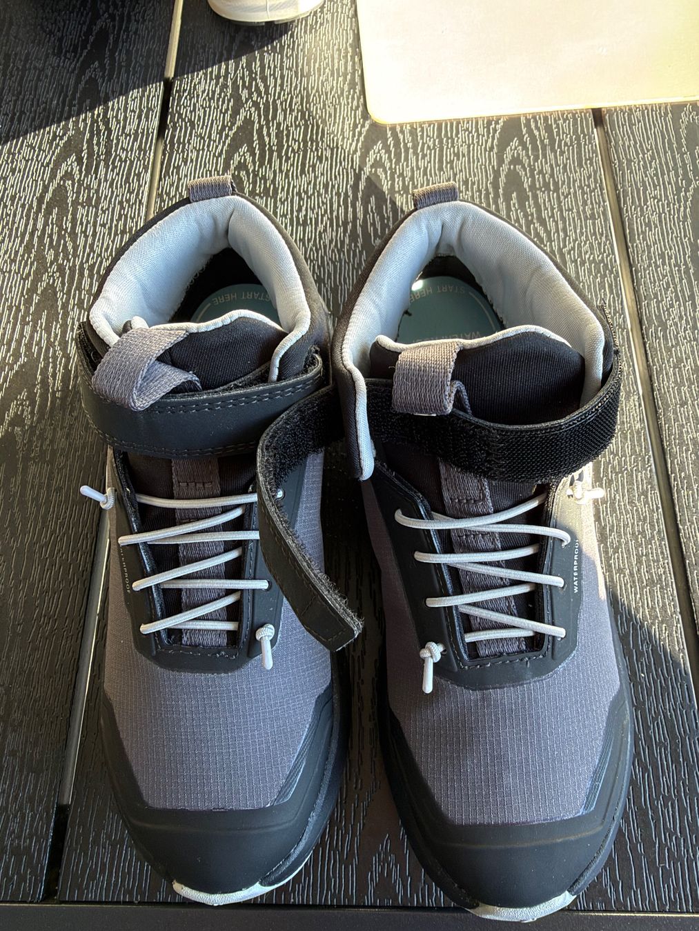 On Scarpe per ragazzi: On Running Cloudhero Mid Waterproof schwarz Grösse 31 – Nuovo e nell'imballaggio originale da Steinhausen venduto da phocea10