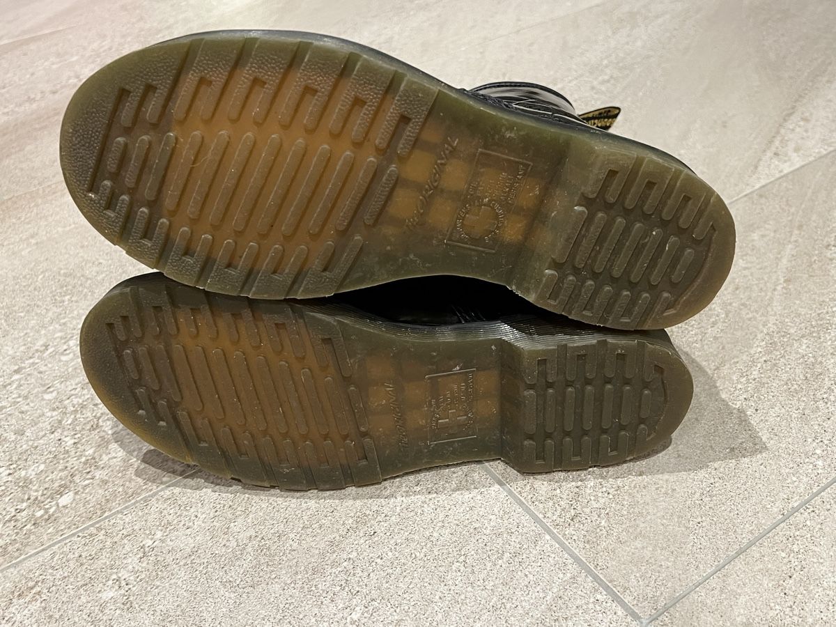 Dr. Martens Damenschuhe: Dr. Martens schwarz Lack Gr. 39 – Gebraucht aus Seuzach von Inam 2
