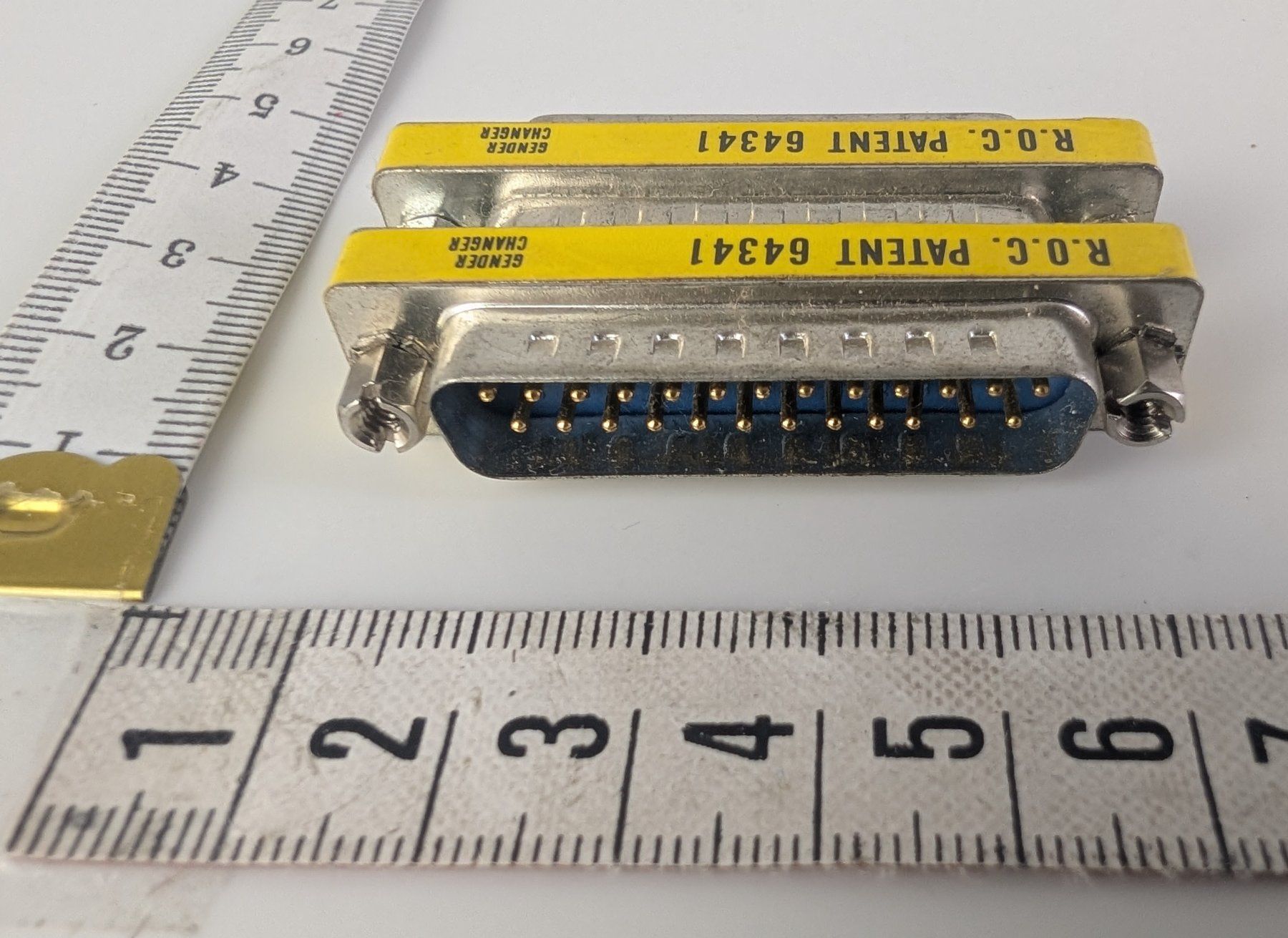 Unità & Adattatore: DB25 Gender Changer - R.O.C. Patent 64341 - Stecker – Usato da Zürich venduto da axolottchen 2
