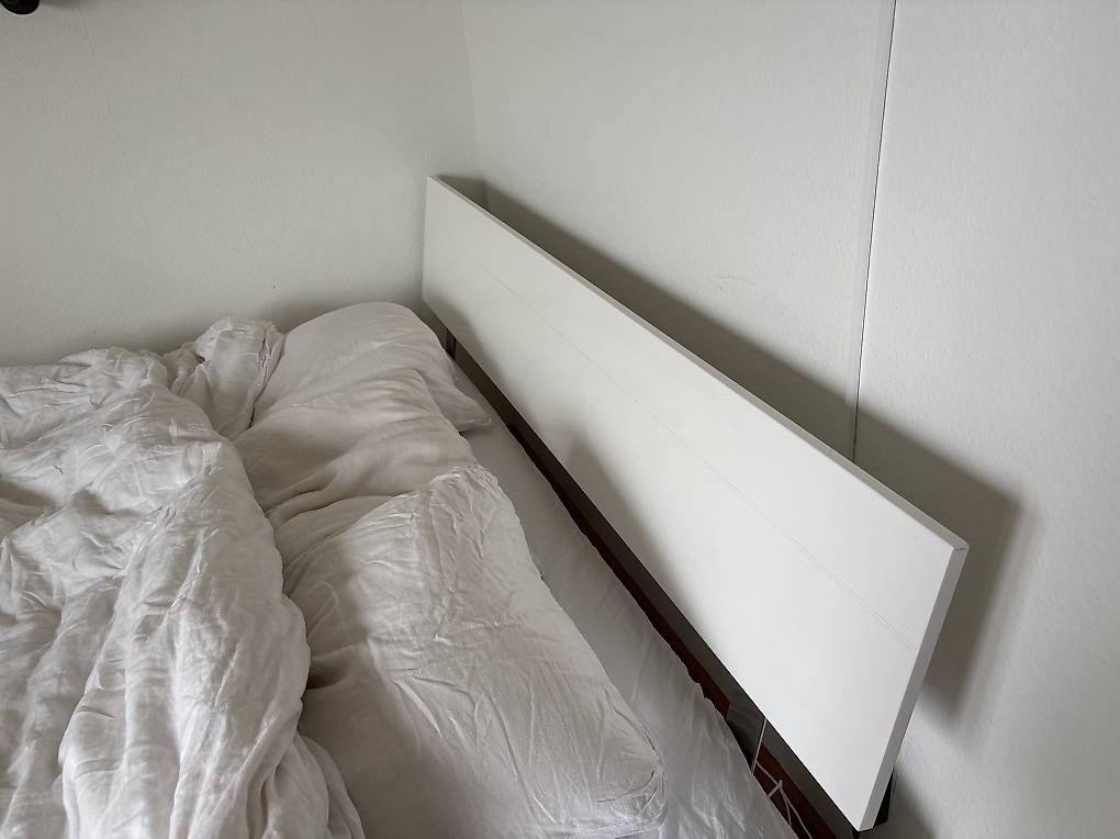 Lits: Bett 160cm mit Lattenrost – D'occasion à Muttenz par Michel.Bloch 2