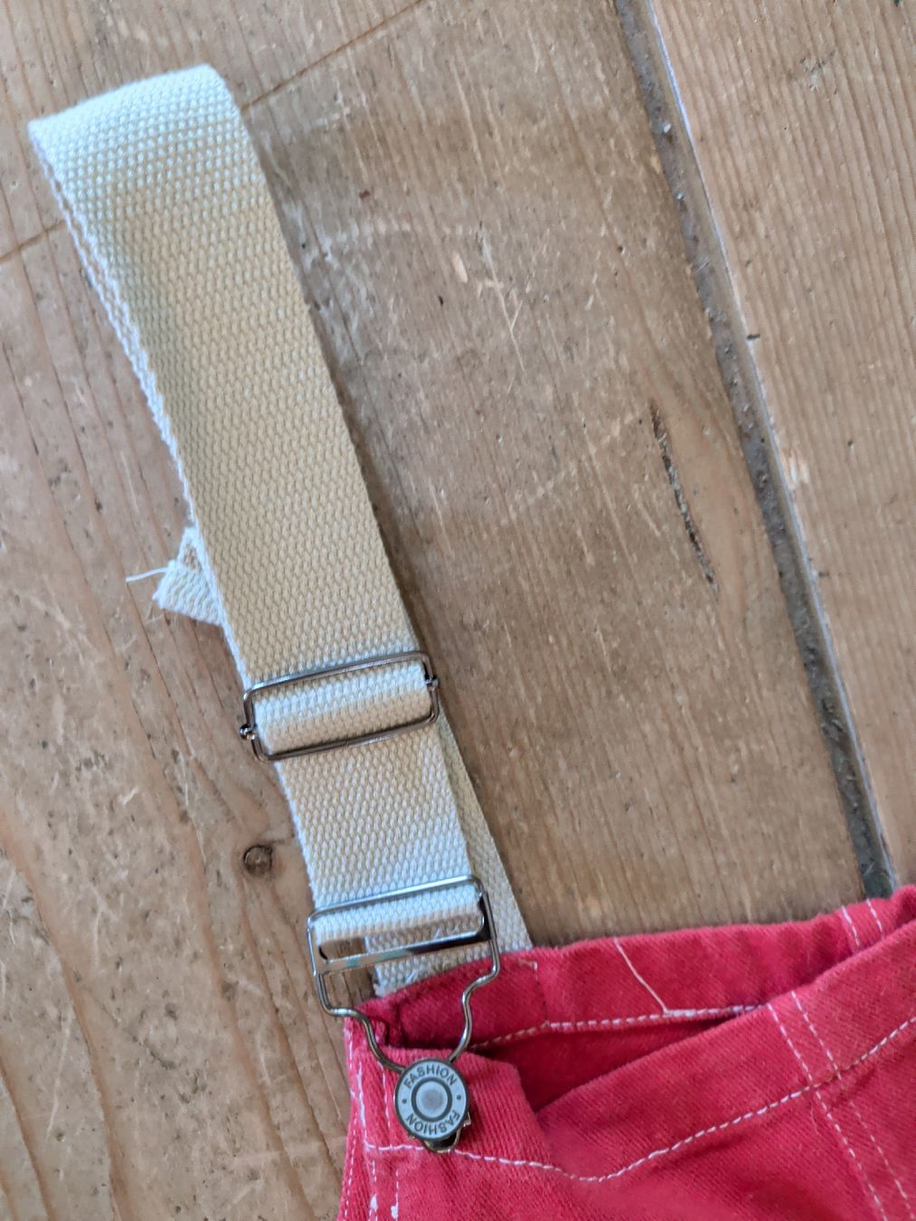 Pantaloni: Latzhose rot mit Goofy Print - Grösse L – Usato da Dietfurt venduto da Subforce1853 5