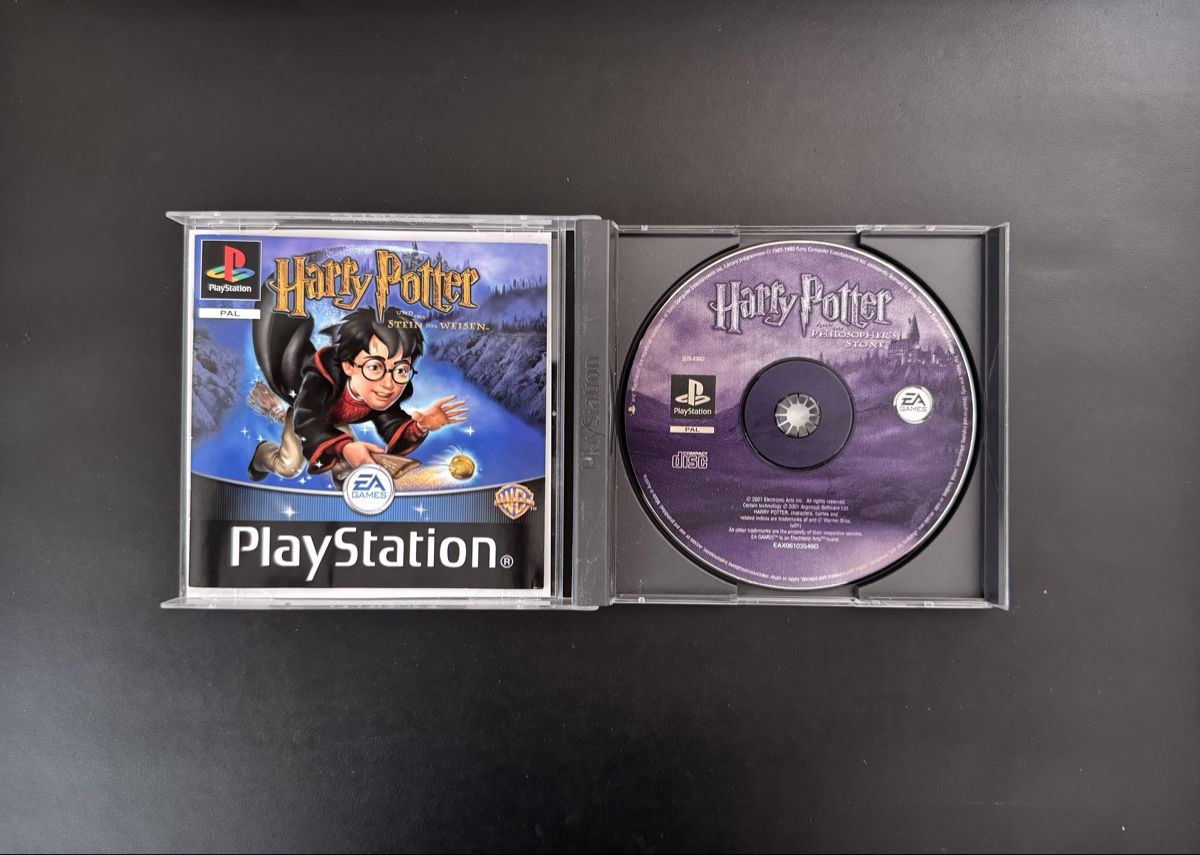 Giochi: Harry Potter und der Stein der Weisen - PS1 – Usato da Weinfelden venduto da A.G.G 1