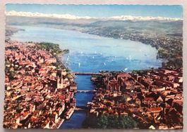 Zürich mit Zürichsee und Alpen
