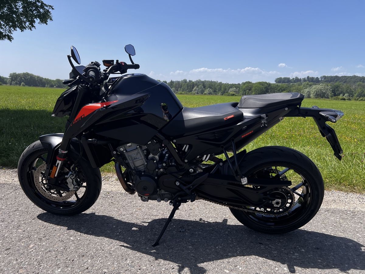 KTM Strada: KTM 890 Duke 2024 – Usato da Frauenfeld venduto da Krosik 2