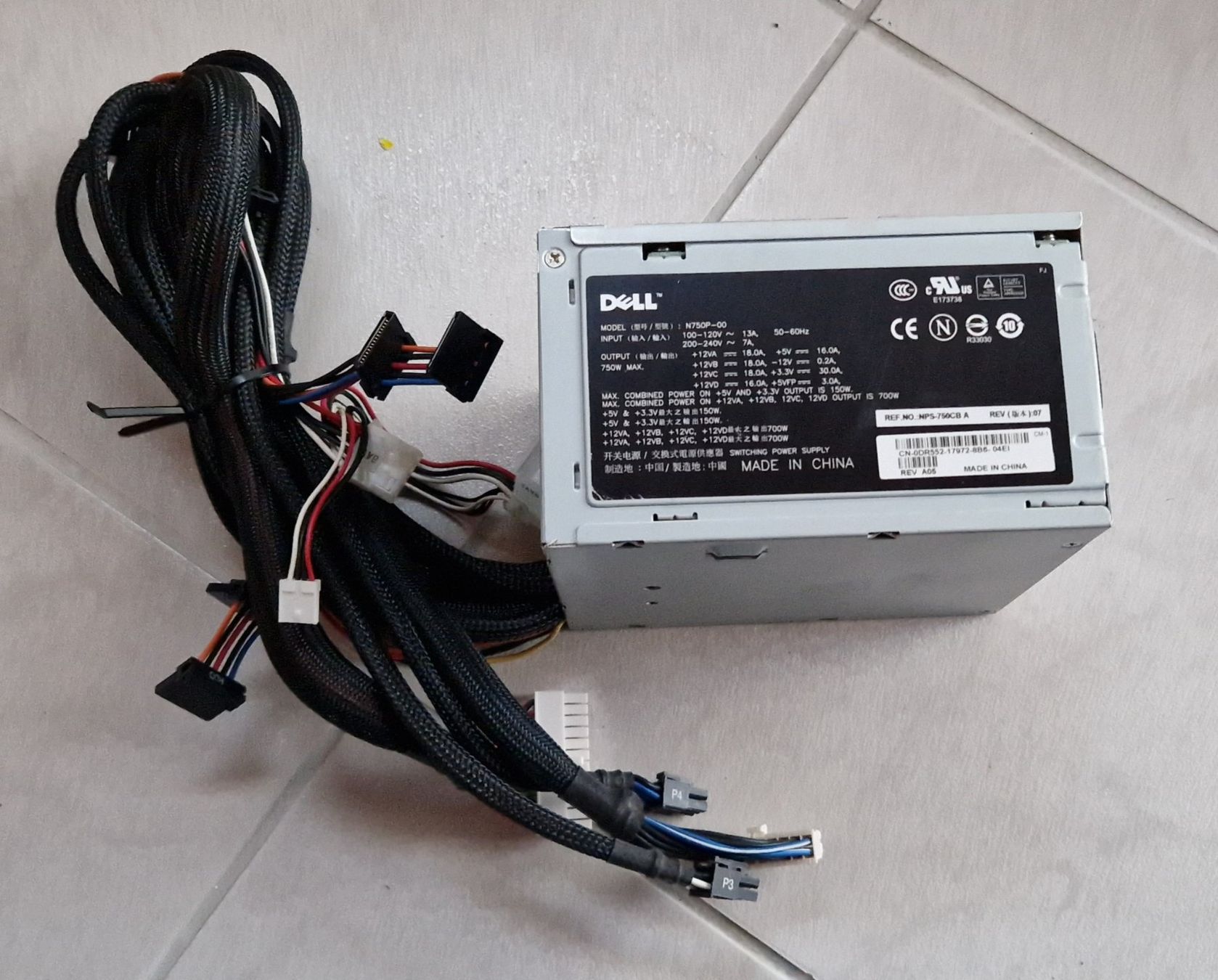 Dell Server: ***** PC - Server DELL 750 W Netzteil – Usato da Villaz-St-Pierre venduto da Ubid