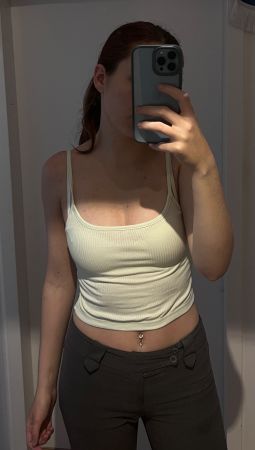 Hellgrünes Top