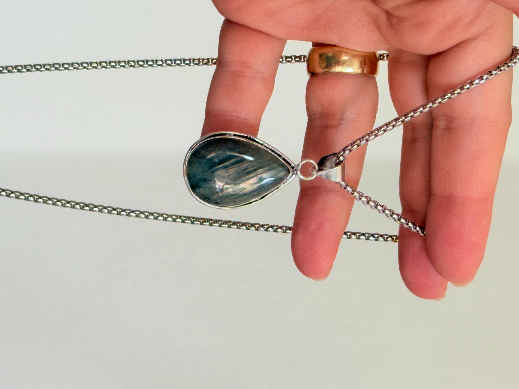 Catenine: Labradorite necklace – Nuovo e nell'imballaggio originale da Genève venduto da AGBERG 1