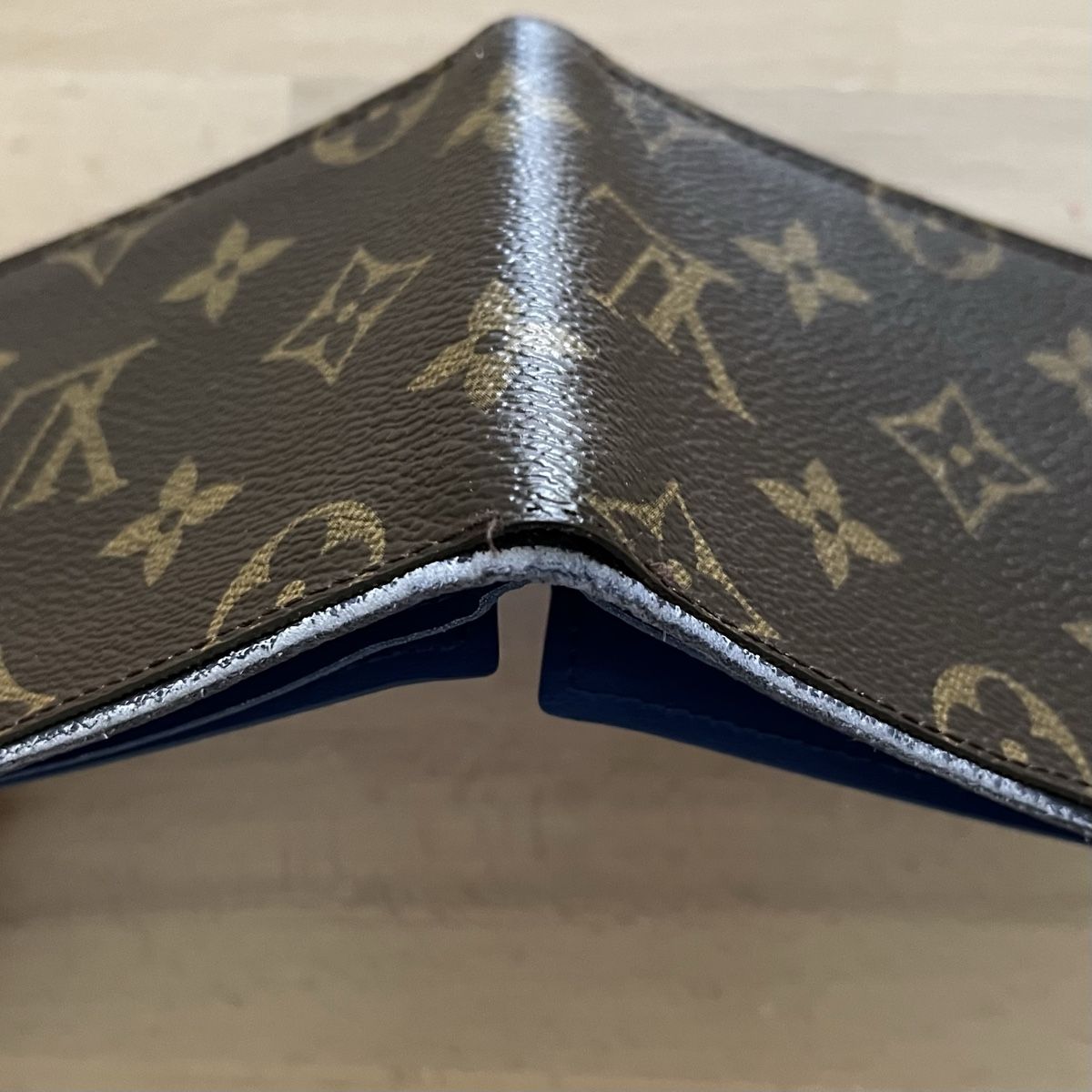 Louis Vuitton Portafogli: Louis Vuitton Portefeuille Slender Monogram Bleu – Usato da Tannay venduto da hypefromhome 4