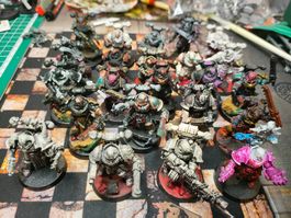 18 x diverse Chaos Space Marines, Warhammer 40k