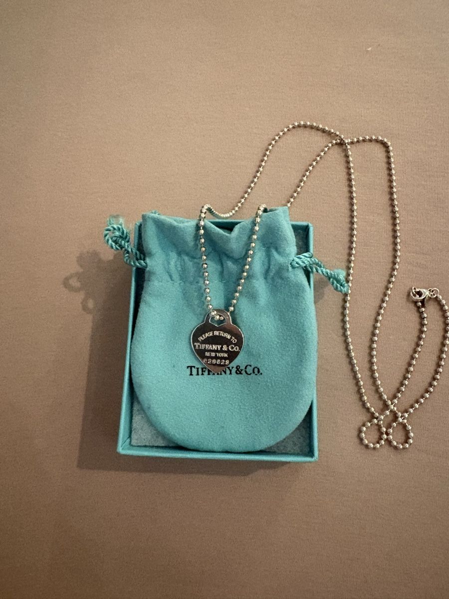 Tiffany & Co. Ketten: Tiffany&Co. Kugelkette Silber mit Herzanhänger medium – Gebraucht aus Hünenberg See von Miss1611 1