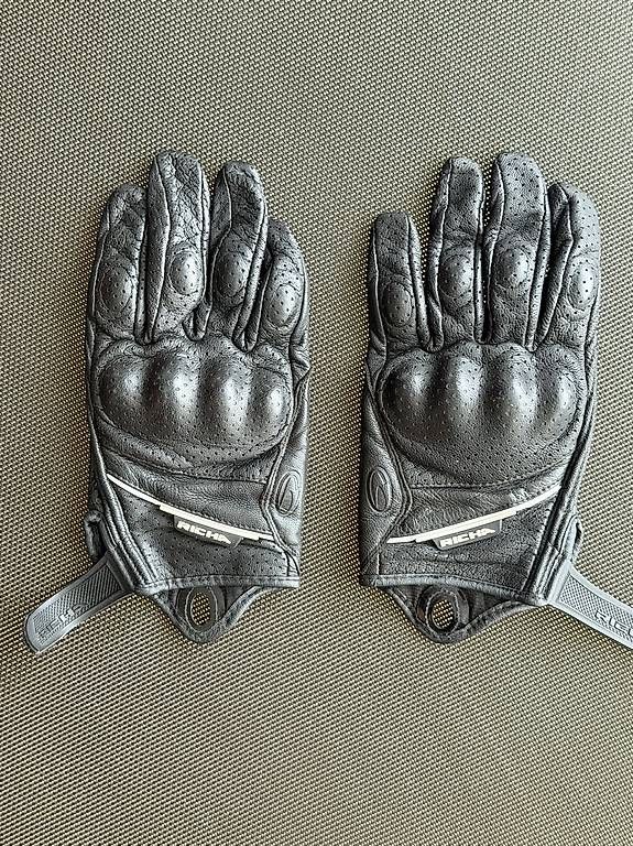 Autres accessoires hommes: RICHA M Motorradhandschuhe – D'occasion à Horgen par roligraf