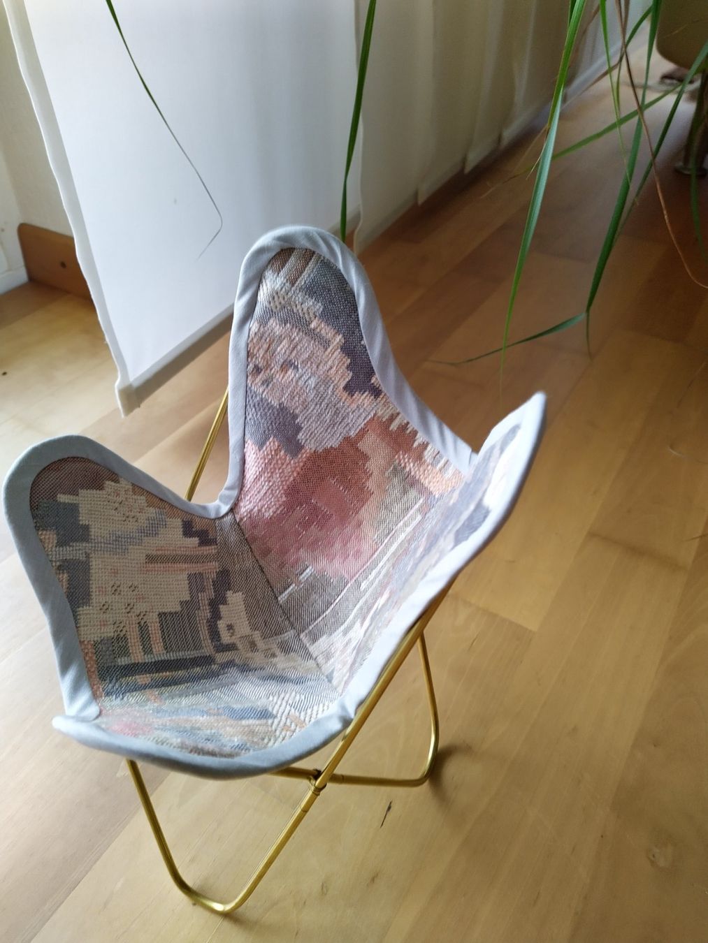 Giocattoli: Butterfly Chair Massstab 1:4 – Nuovo (secondo la descrizione) da Niederglatt ZH venduto da Aswi53 2