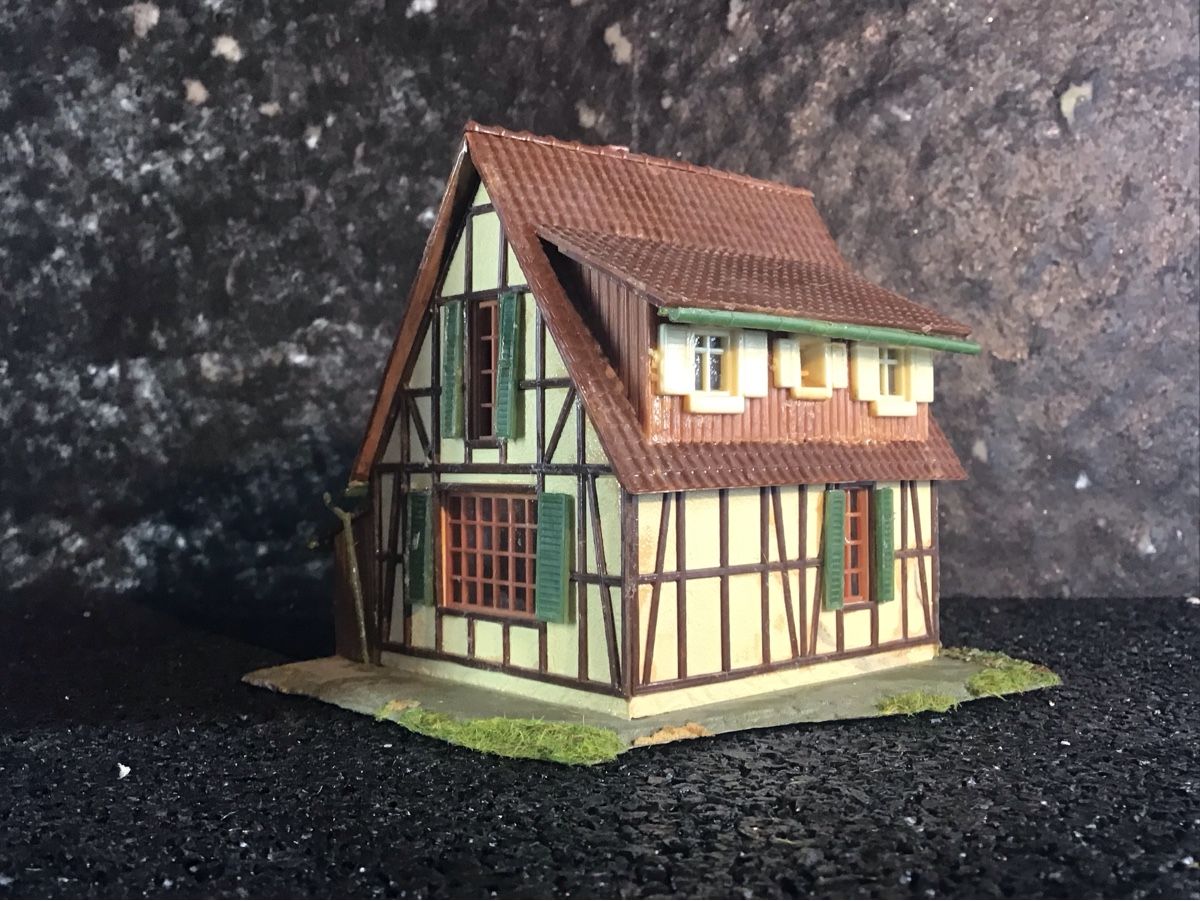 Kit di modellismo & Modellini statici: MODELL GEBÄUDE HAUS – Usato da Männedorf venduto da Spezial-Modelle 2