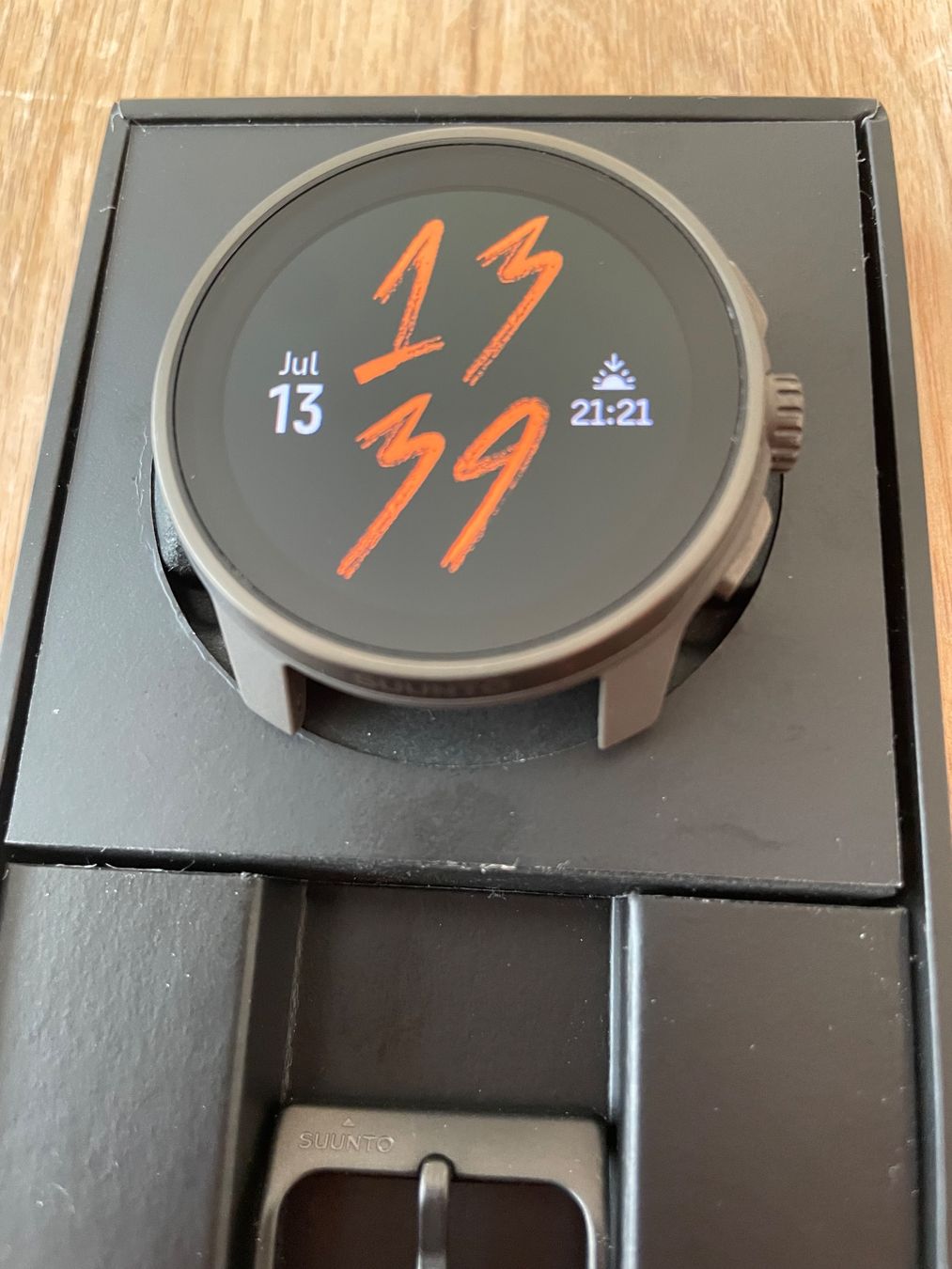 Suunto Smartwatch: SUUNTO RACE S Titanium Graphite mit Garantie – Nuovo (secondo la descrizione) da Zürich venduto da agichristine 3