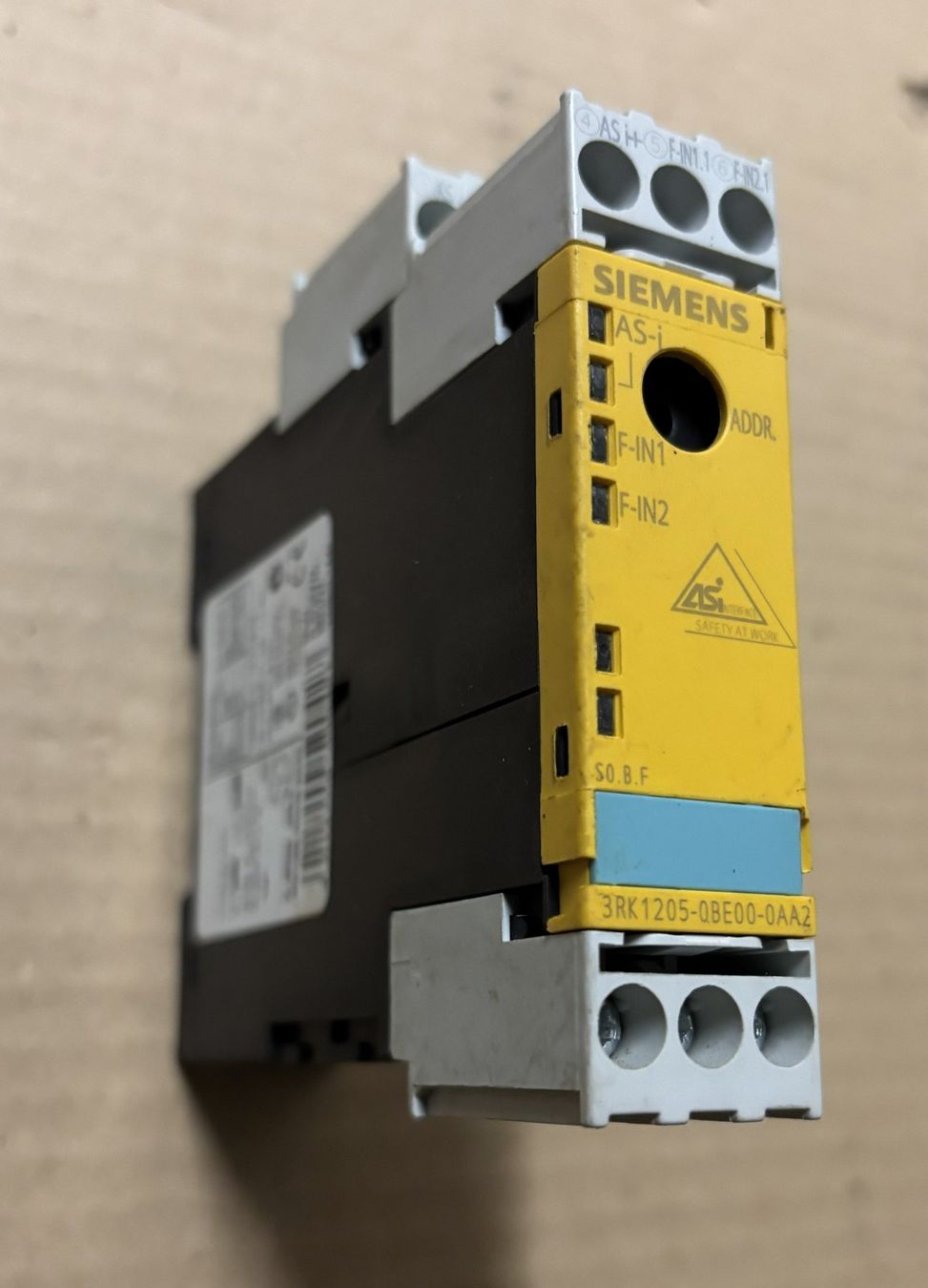 Siemens Componenti elettronici: Siemens 3RK1205-0BE00-0AA2 AS-i Interface Modul – Usato da Sins venduto da 3985schluckti 1