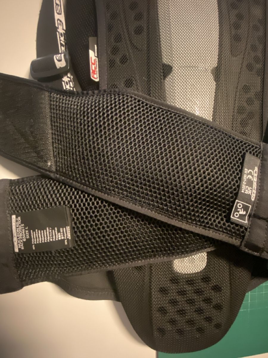 Schutz & Schoner: Alpinestars Back Protector KR-2 Size L black good condition – Gebraucht aus Winterthur von yas_xk5m 1