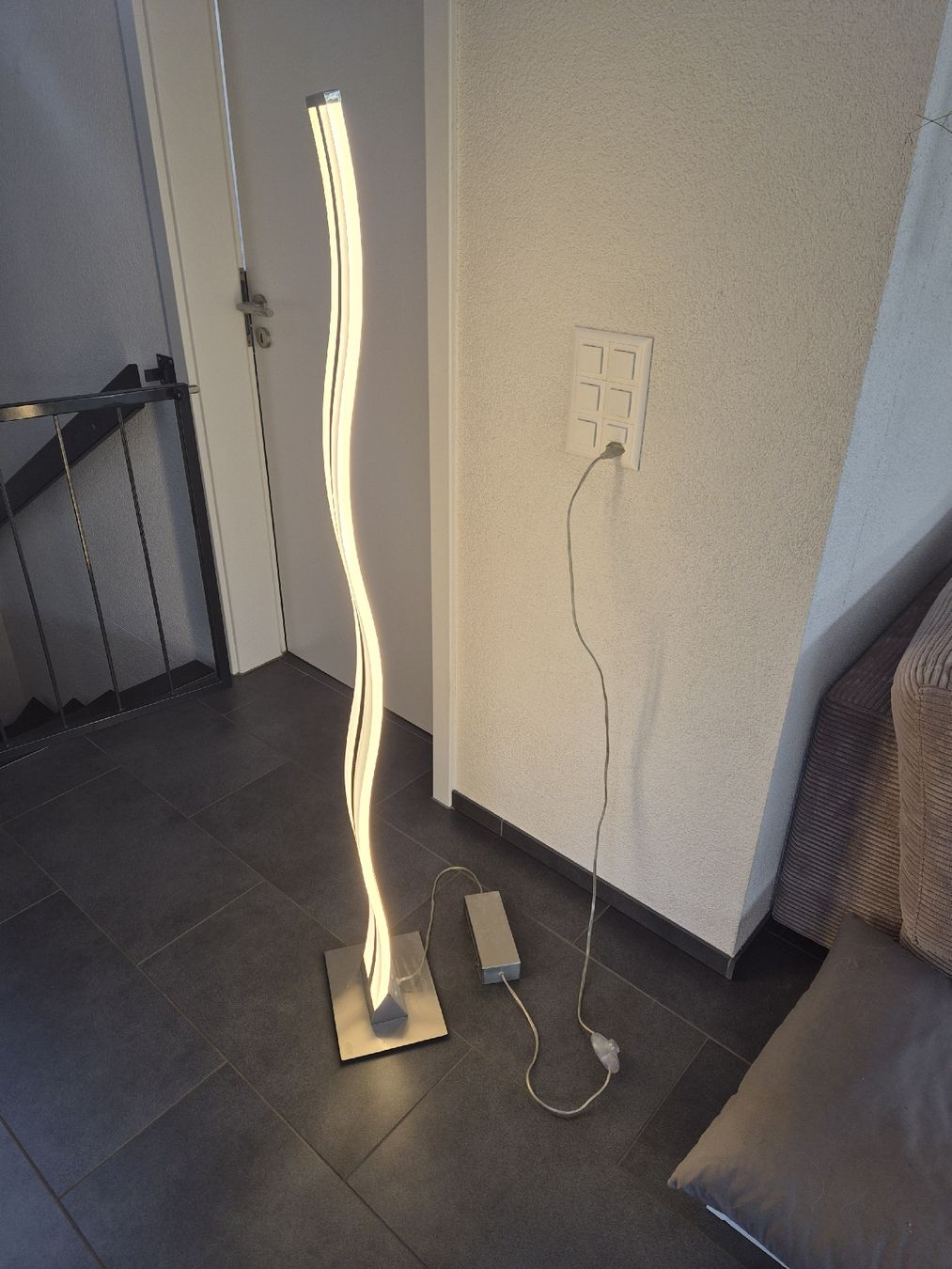 Lampen: Stehleuchte (LED) – Gebraucht aus Aarau Rohr von MokuRC 3