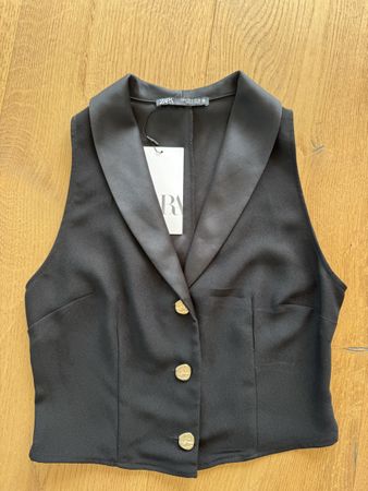 NEU Zara Top Weste Gilet kurz tailliert in schwarz Gr. S
