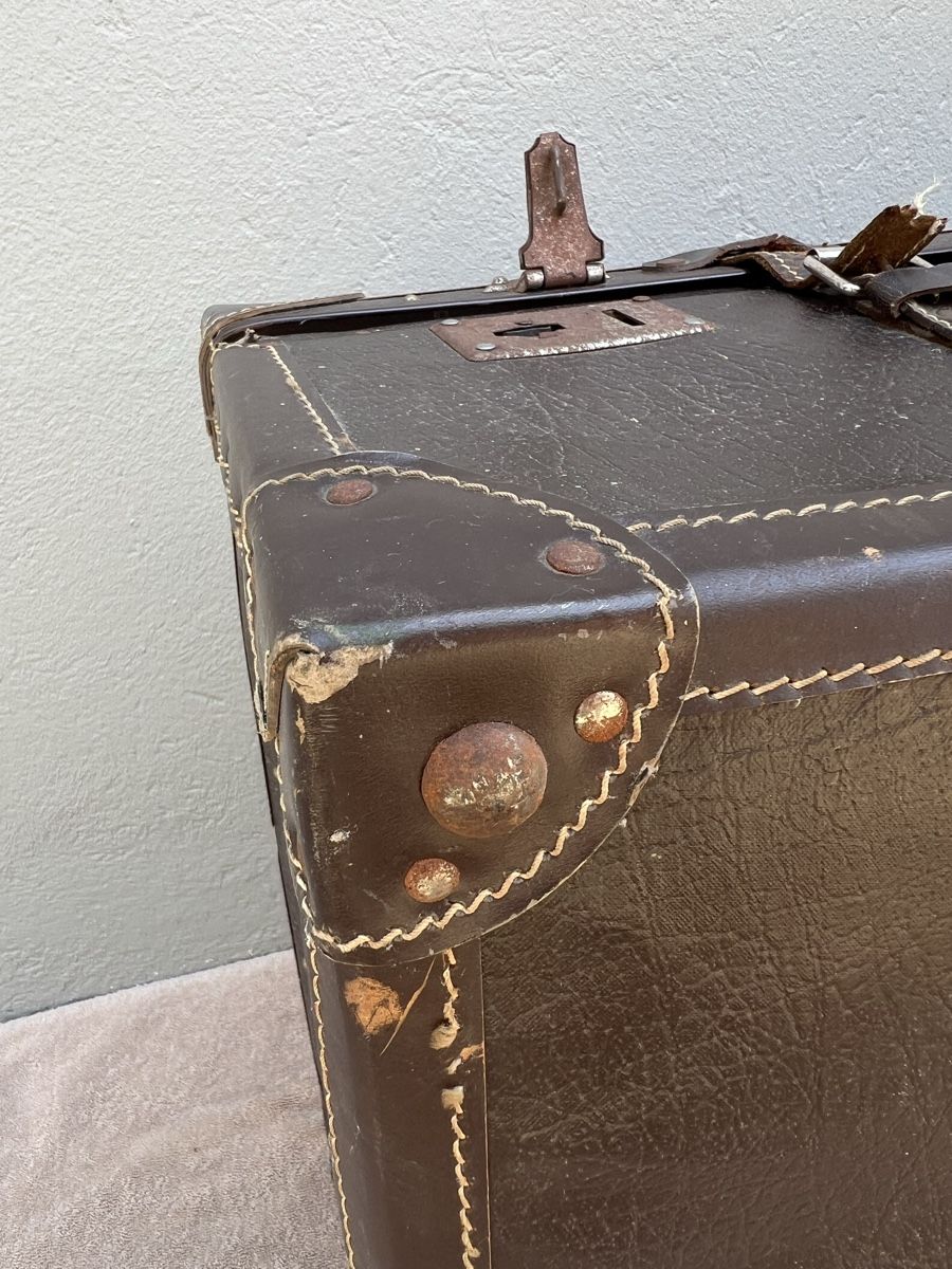 Reisekoffer: Antiker Koffer für Oldtimer / Shabby Chic – Gebraucht aus Winterthur von mel_wy 8