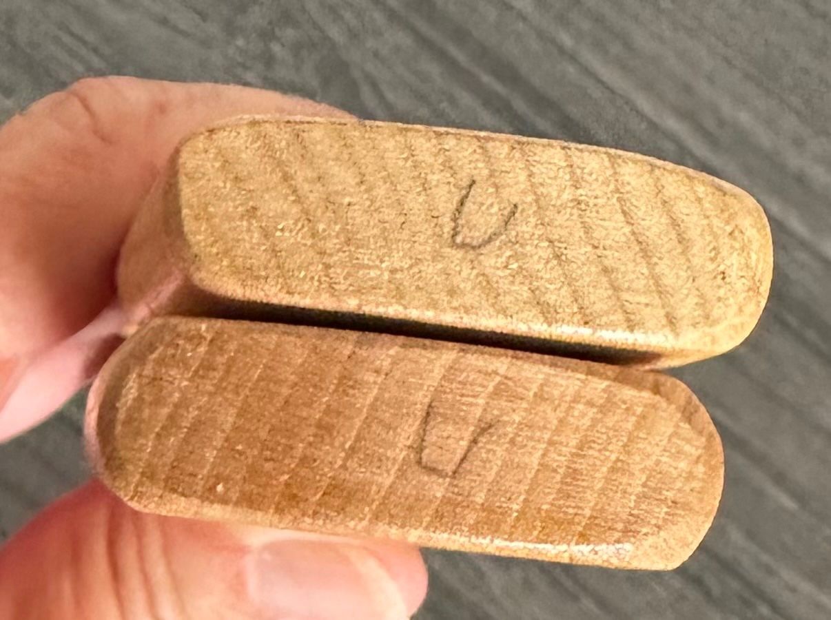 Strumenti musicali: 1 Paar Chlefeli,  Holz, Nötzli Chlötzli – Usato da Zürich venduto da brazerola 9
