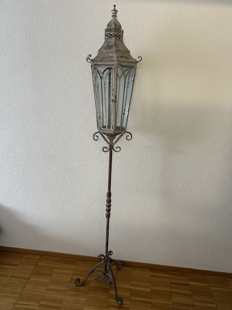 Tutte le decorazioni: Laterne Deko in Shabby Chic Look – Usato da Obfelden venduto da Moscheli