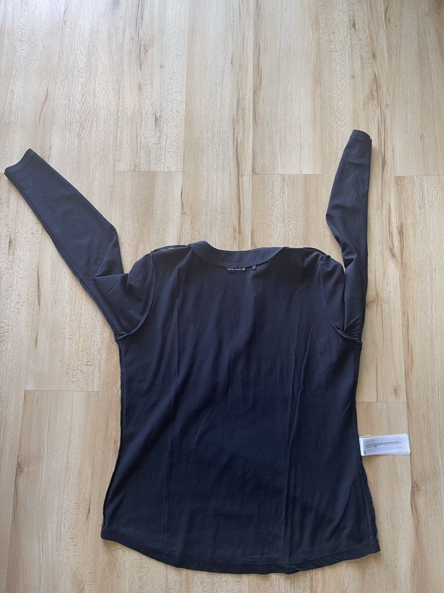 T-shirt: Pull noir River Woods femme L occasion – Usato da Kloten venduto da Vermicelles 4