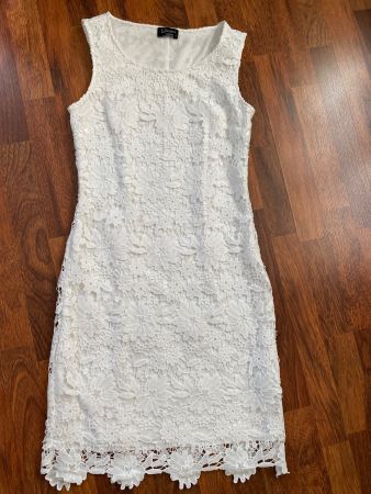 Sommerliches, elegantes, weisses Spitzenkleid, Grösse S