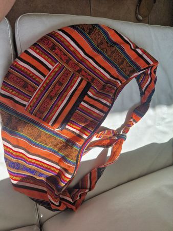 farbenfroher Cross-Body-Bag aus Peru