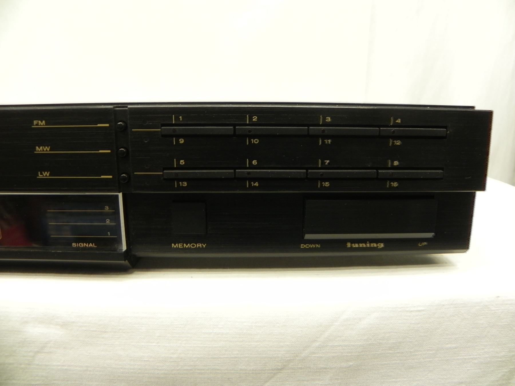 Radio: Marantz ST-35L Tuner – Usato da Basel venduto da Life-Style-Art 2