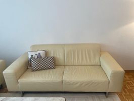 2 bequeme 2er Sofas aus Leder - Ideal für gemütliche Stunden