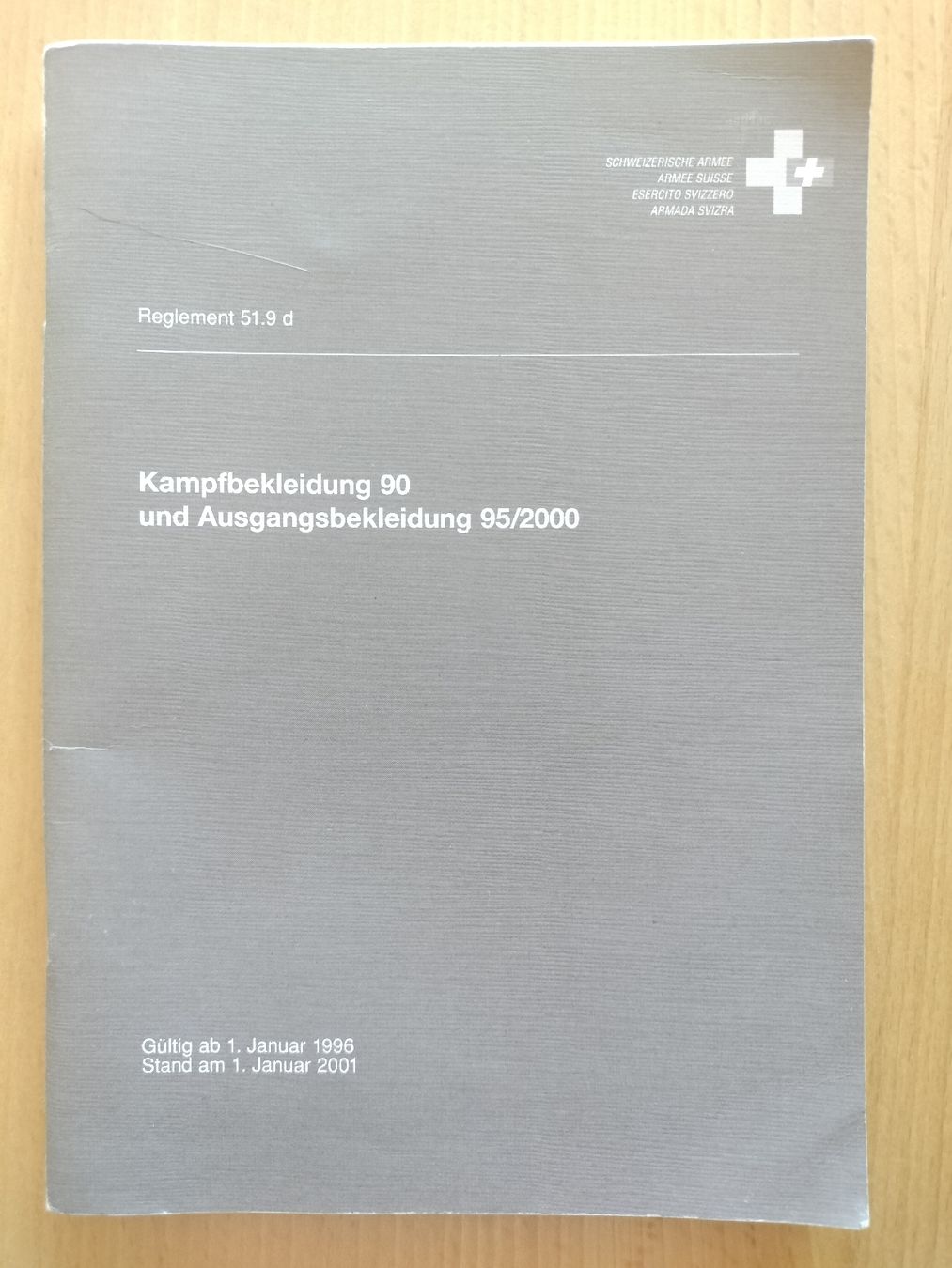 Libri: Schweizer Armee Militär, Kampfbekleidung 90 Büchlein – Usato da Schwanden Sigrisw venduto da cadieux71