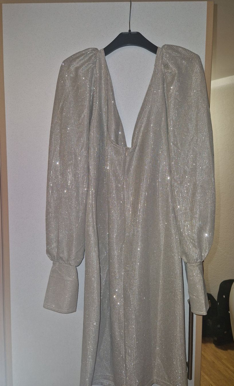 Vestiti: Robe dorée à paillettes taille M/L – Nuovo (secondo la descrizione) da Versoix venduto da aline_b 4