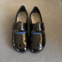 Helvesko schuhe aus schwarzem Lackleder, Größe 41