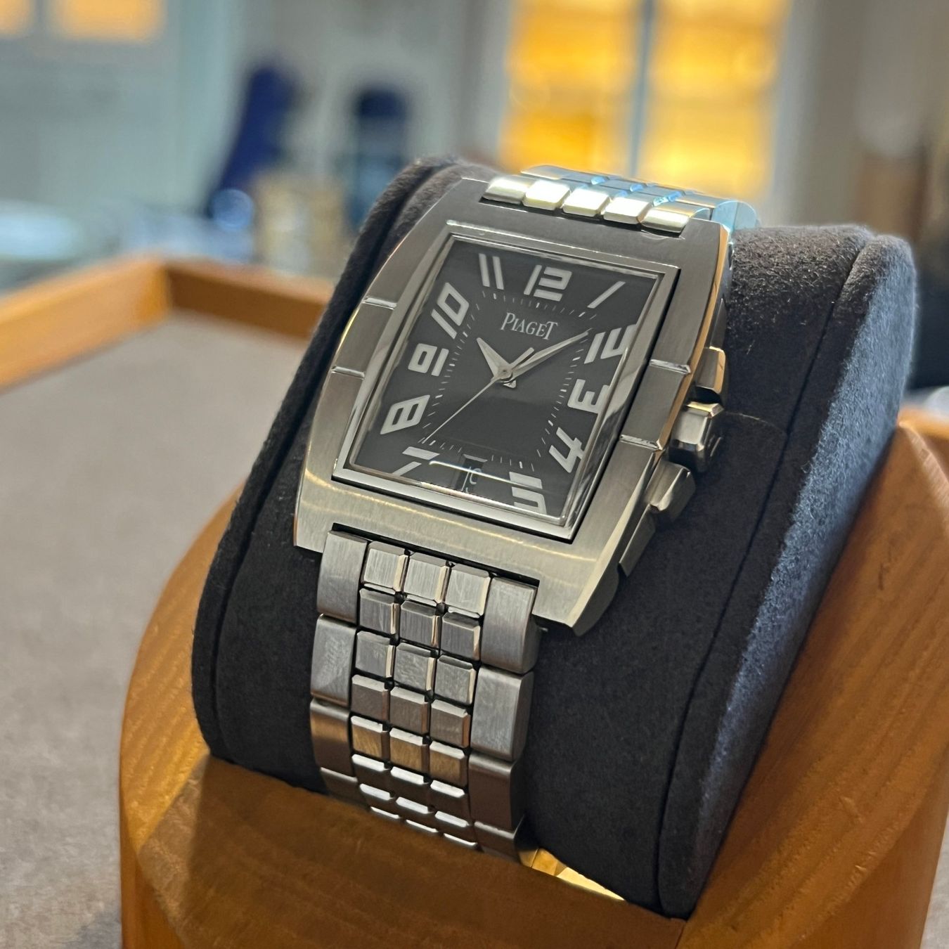 Piaget Montres: FLASH SALE Piaget Upstream Automatic Date Gray Dial 27050 – D'occasion à Carouge GE par Watchaser 2