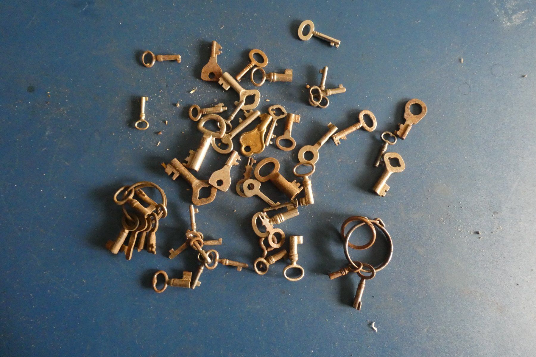 Chiavi: lot de 50  clés ancienne – Usato da Fontaines NE venduto da monloisir 4