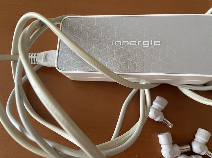 Caricabatterie: Original Innergie Netzteil inkl. verschiedene Stecker – Usato da Bergdietikon venduto da antovale 1