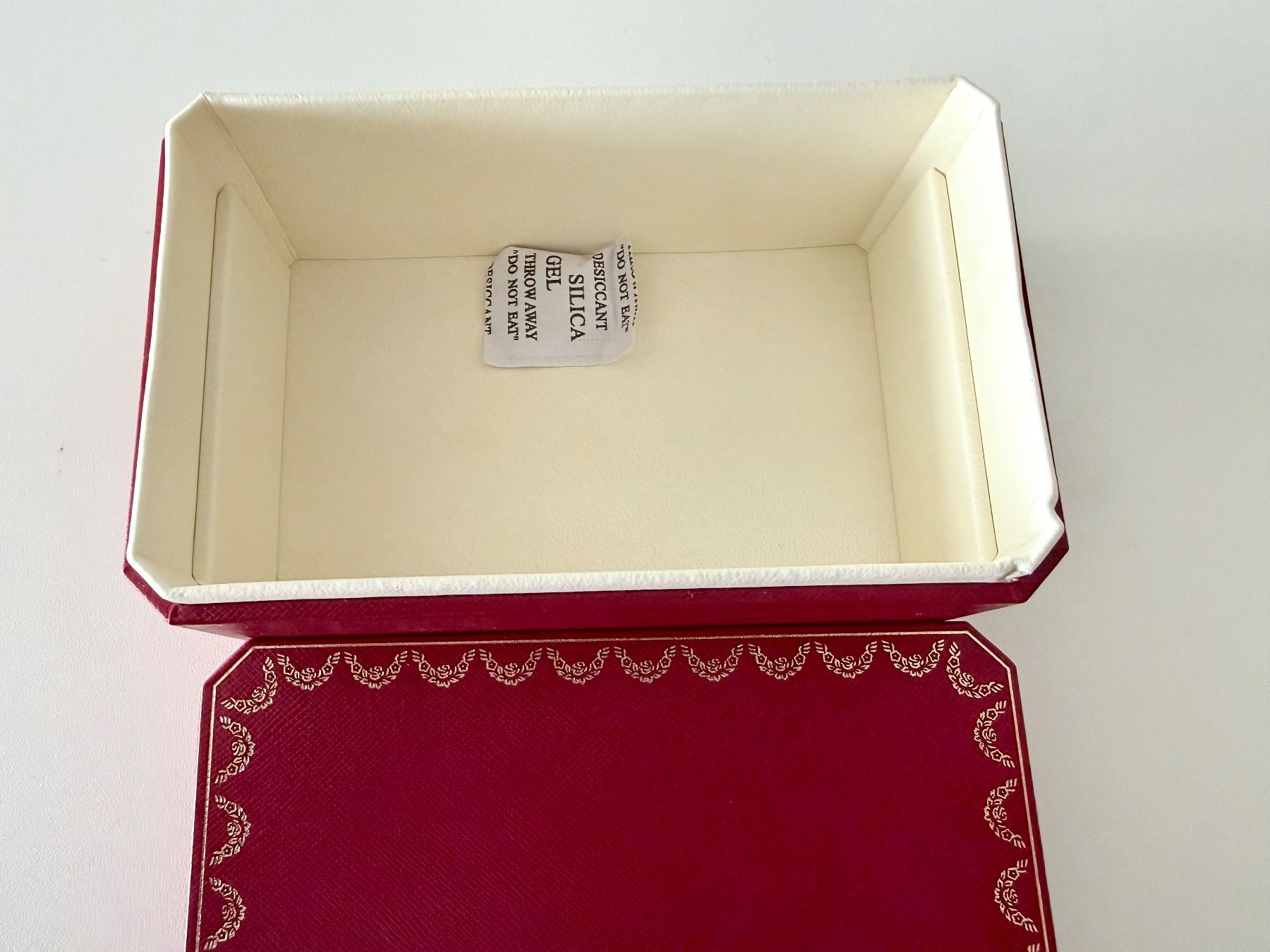 Cartier Portagioie: CARTIER-Paris original rectangular box, Ref. CRCRM00049 – Usato da Mont-sur-Lausanne venduto da vmi_ym5l 4
