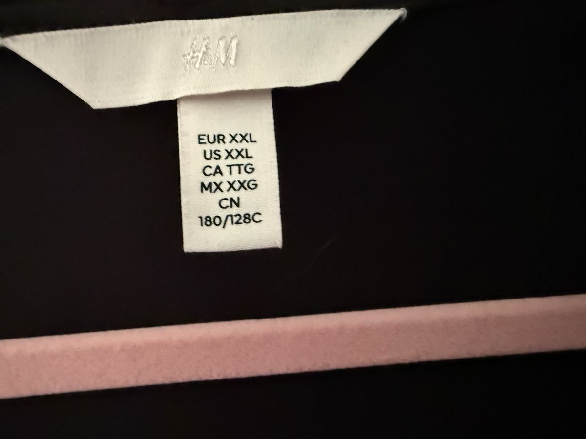 H&M T-Shirts: Shirt Grösse XXL   H&M. Neu alles muss weg – Neu (gemäss Beschreibung) aus Pfeffikon LU von pepino17 2