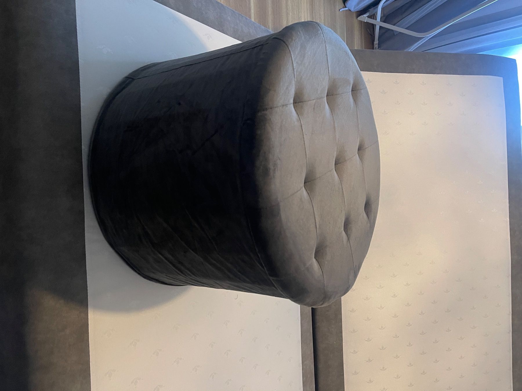 Sgabelli: Hocker/ Sitzpouf – Usato da Wil SG venduto da mdo_h9zr