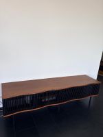 TV-/Sideboard aus Akazienholz der Marke MADE