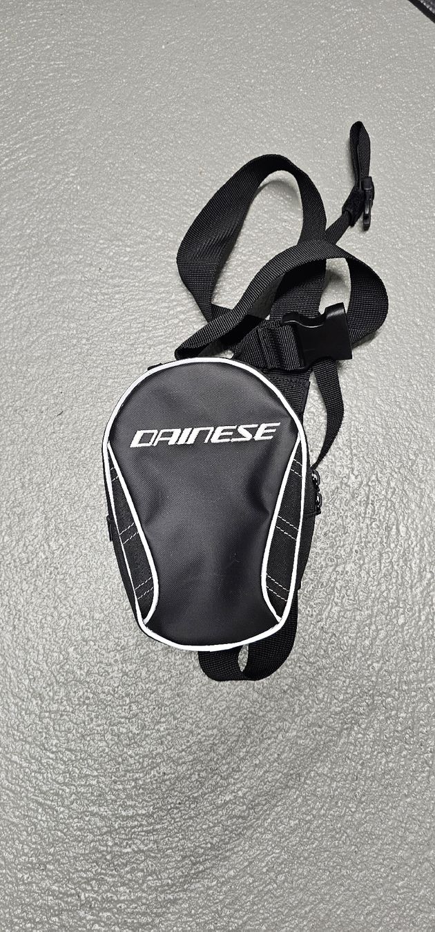 Dainese Taschen: Dainese Beintasche Motorrad Leg Bag – Gebraucht aus Unterlunkhofen von 5RIC_T